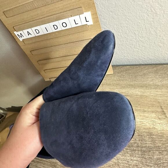 Antonio Melani Women’s 7 Blue Suede Pointed Toe Flat Sandals - Picture 4 of 6